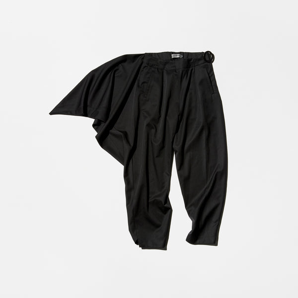 Archive《ISSEY MIYAKE》Tapered Slacks with Drapey Fabric on One Side